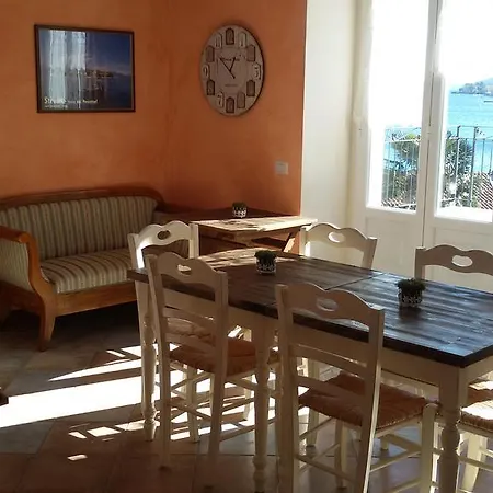 Couette-café Il Feriolo 3*